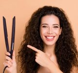 Cómo limpiar la plancha de pelo (Porque lo cambia todo)